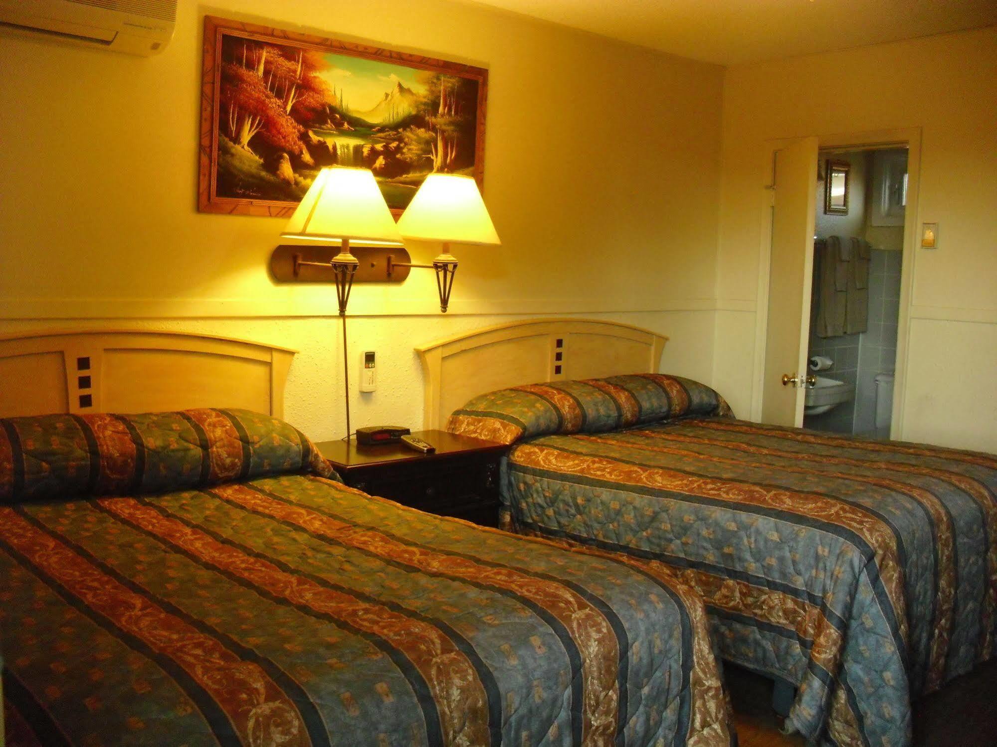 Stardust Motel Camrose Extérieur photo